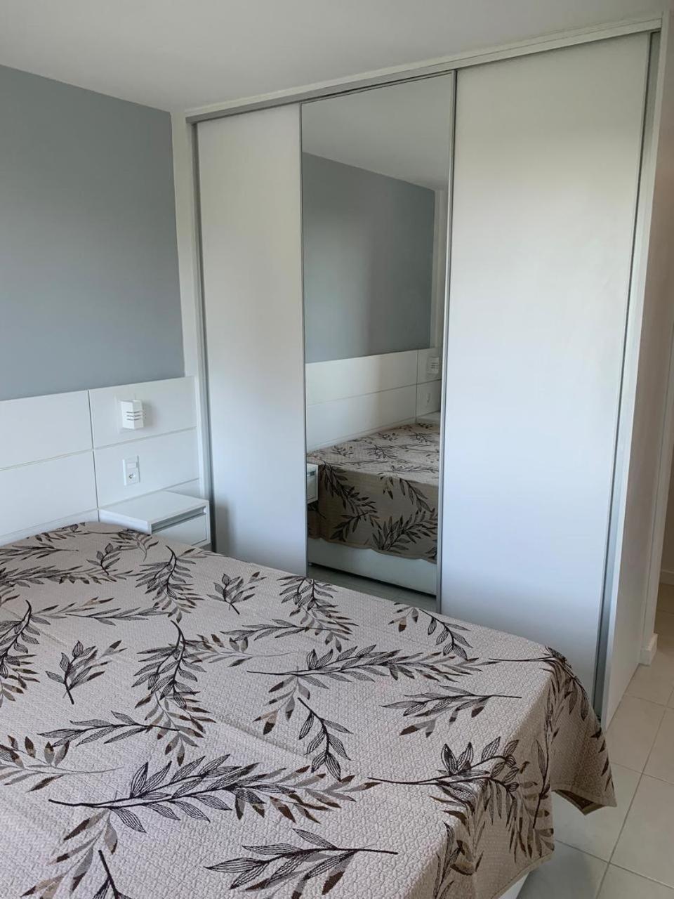 Apartamento em Guarajuba Exterior foto